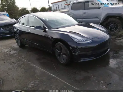 5YJ3E1EB6JF098226 — 2018 Tesla Model 3, Сзади слева, фото до ремонта