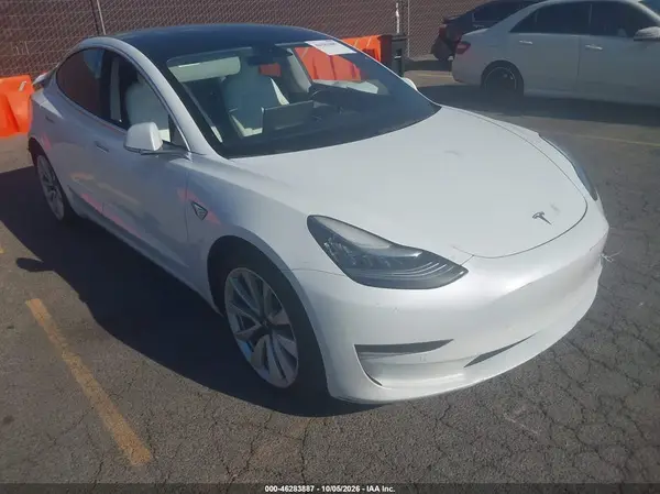 5YJ3E1EB1JF112193 — 2018 Tesla Model 3, Задняя часть (Rear), фото до ремонта