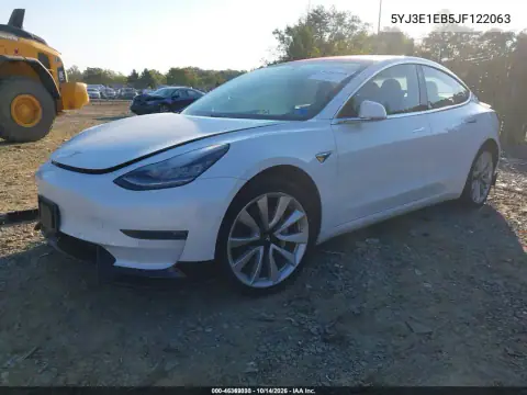 5YJ3E1EB5JF122063 — 2018 Tesla Model 3, фото 2 с аукциона IAAI, Изъят кредитором