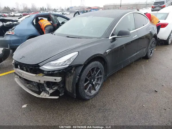 5YJ3E1EB9KF208705 — 2019 Tesla Model 3, фото 2 с аукциона IAAI, Передняя часть