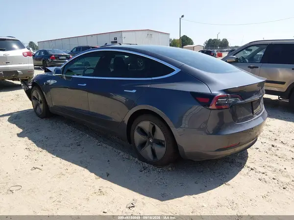 5YJ3E1EA8KF308091 — 2019 Tesla Model 3, фото 3 с аукциона IAAI 15.10.2026, Передняя и задняя части