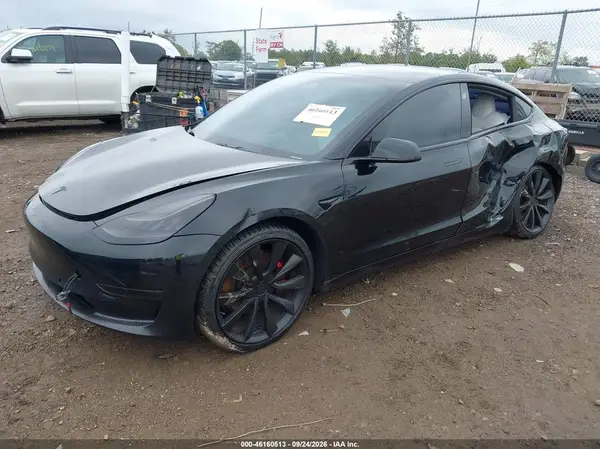 5YJ3E1EB4KF438832 — 2019 Tesla Model 3, фото 2 с аукциона IAAI, Левый бок