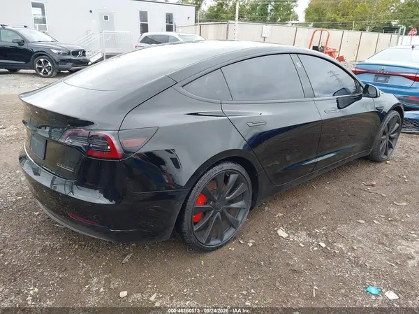 5YJ3E1EB4KF438832 — 2019 Tesla Model 3, фото 4 с аукциона IAAI, Левый бок