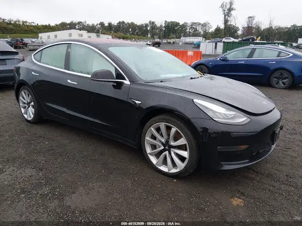5YJ3E1EB8KF192576 — 2019 Tesla Model 3, Подтопление (Flood), фото до ремонта