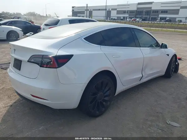 5YJ3E1EA5KF430925 — 2019 Tesla Model 3, фото 4 с аукциона IAAI, Повреждения со всех сторон