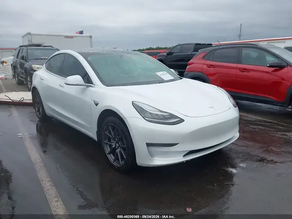 5YJ3E1EA6KF483438 — 2019 Tesla Model 3, Левый бок (Left Side), фото до ремонта