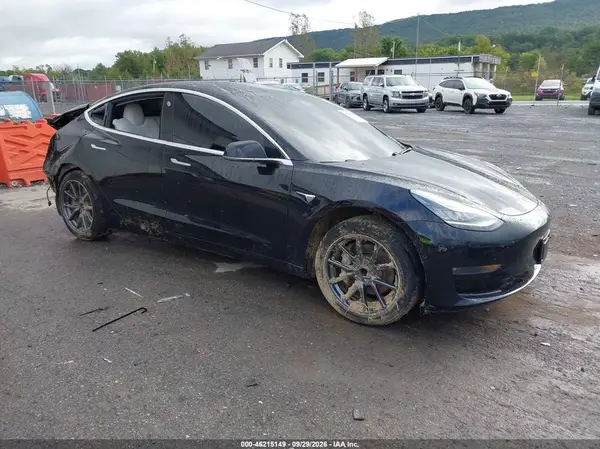 5YJ3E1EA0KF402711 — 2019 Tesla Model 3, Задняя часть (Rear), фото до ремонта
