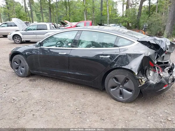5YJ3E1EA0KF413059 — 2019 Tesla Model 3, фото 3 с аукциона IAAI, Задняя часть