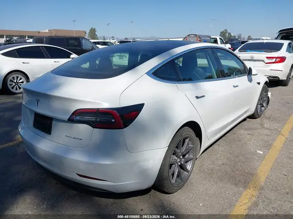 5YJ3E1EB1LF711405 — 2020 Tesla Model 3, фото 4 с аукциона IAAI, Передняя часть