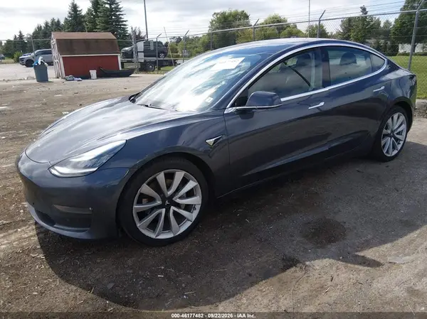 5YJ3E1EB9LF666424 — 2020 Tesla Model 3, фото 2 с аукциона IAAI, Передняя часть справа