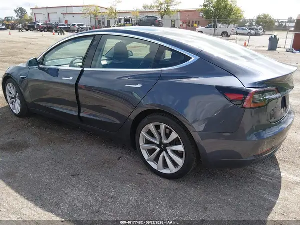 5YJ3E1EB9LF666424 — 2020 Tesla Model 3, фото 3 с аукциона IAAI, Передняя часть справа