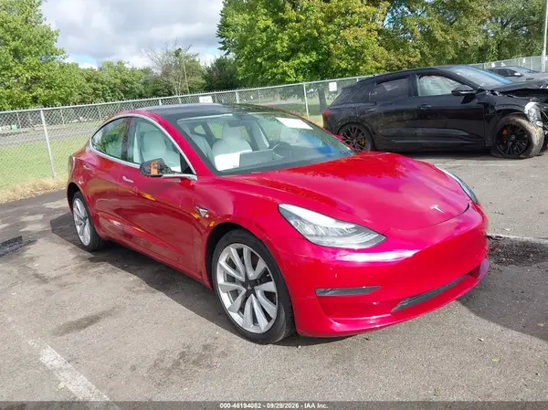 5YJ3E1EB9LF601153 — 2020 Tesla Model 3, Передняя часть слева (Left Front), фото до ремонта