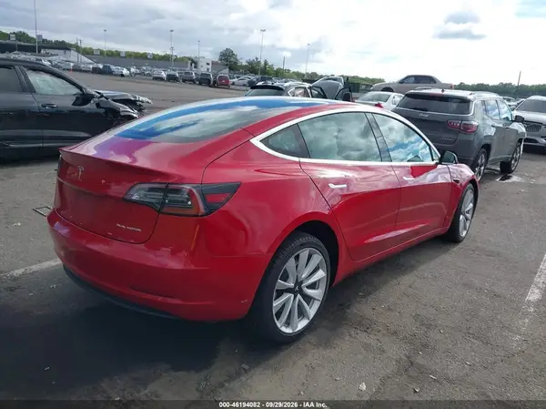 5YJ3E1EB9LF601153 — 2020 Tesla Model 3, фото 4 с аукциона IAAI, Передняя часть слева