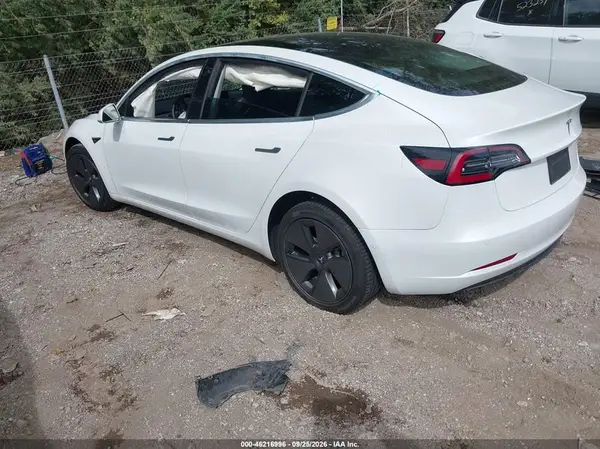 5YJ3E1EA1LF613658 — 2020 Tesla Model 3, фото 3 с аукциона IAAI, Передняя часть