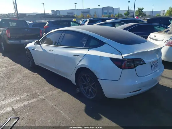 5YJ3E1EB4MF879010 — 2021 Tesla Model 3, фото 3 с аукциона IAAI 14.10.2026, Передняя и задняя части