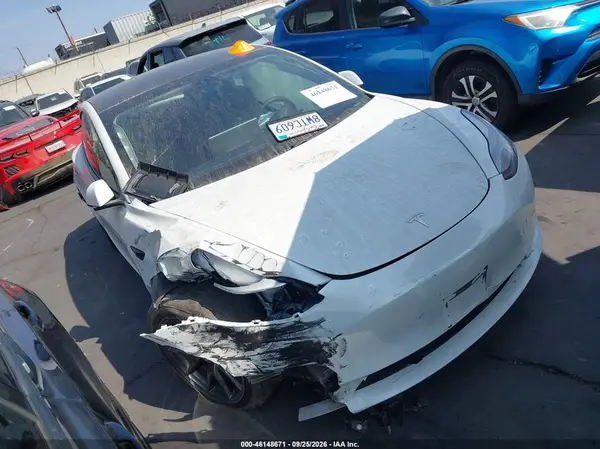 5YJ3E1EA7MF976919 — 2021 Tesla Model 3, Передняя часть (Front End), фото до ремонта