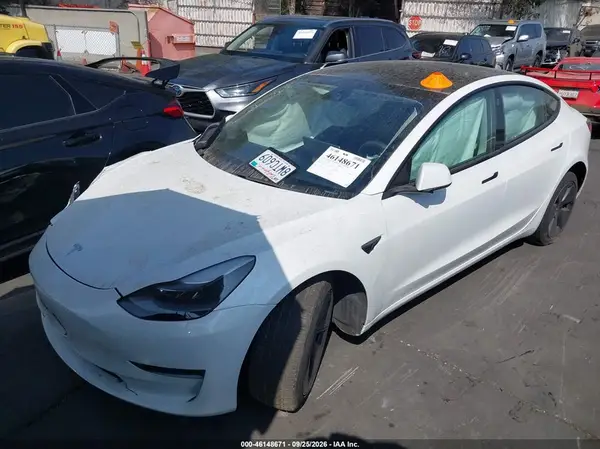 5YJ3E1EA7MF976919 — 2021 Tesla Model 3, фото 2 с аукциона IAAI, Передняя часть