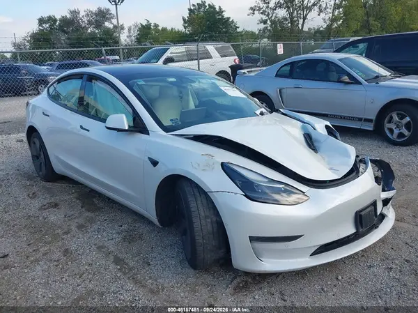 5YJ3E1EB6MF048463 — 2021 Tesla Model 3, Передняя часть (Front End), фото до ремонта