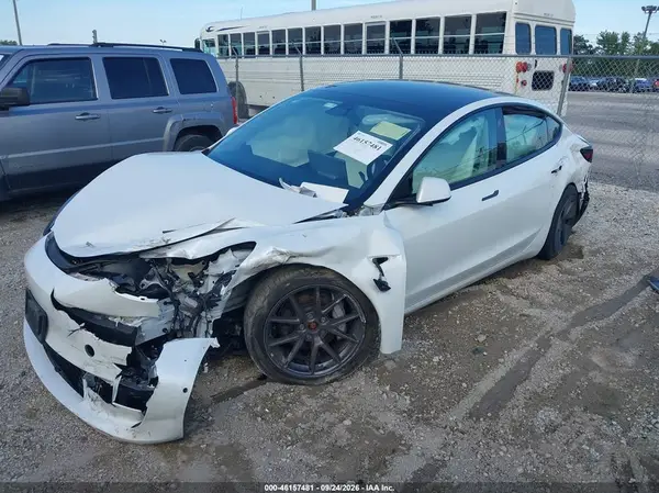 5YJ3E1EB6MF048463 — 2021 Tesla Model 3, фото 2 с аукциона IAAI, Передняя часть