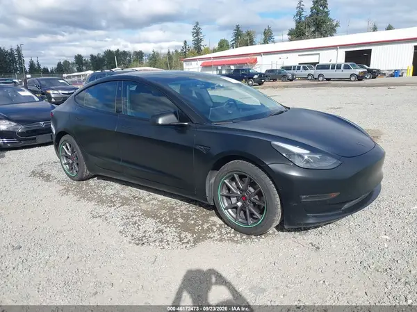 5YJ3E1EB5MF097847 — 2021 Tesla Model 3, Левый бок (Left Side), фото до ремонта