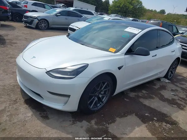 5YJ3E1EB5MF979424 — 2021 Tesla Model 3, фото 2 с аукциона IAAI, Передняя часть справа