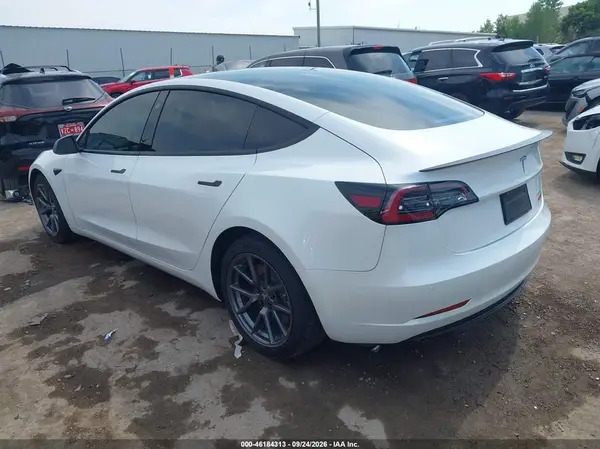 5YJ3E1EB5MF979424 — 2021 Tesla Model 3, фото 3 с аукциона IAAI, Передняя часть справа