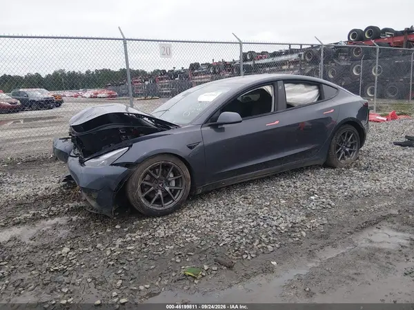5YJ3E1EB0MF056719 — 2021 Tesla Model 3, фото 2 с аукциона IAAI, Передняя часть