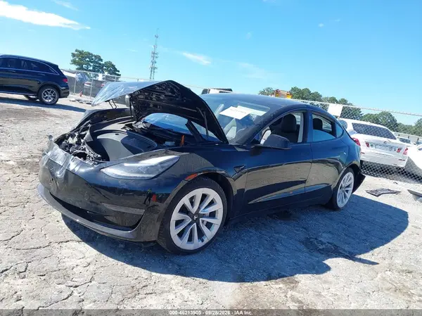 5YJ3E1EA1MF031836 — 2021 Tesla Model 3, фото 2 с аукциона IAAI, Передняя часть