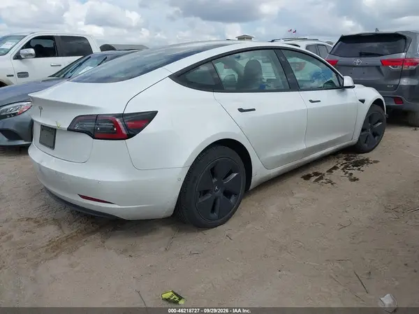 5YJ3E1EA3MF096347 — 2021 Tesla Model 3, фото 4 с аукциона IAAI, Левый бок