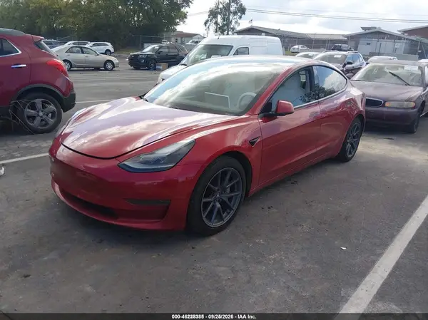 5YJ3E1EAXMF978700 — 2021 Tesla Model 3, фото 2 с аукциона IAAI, REPOSSESSION