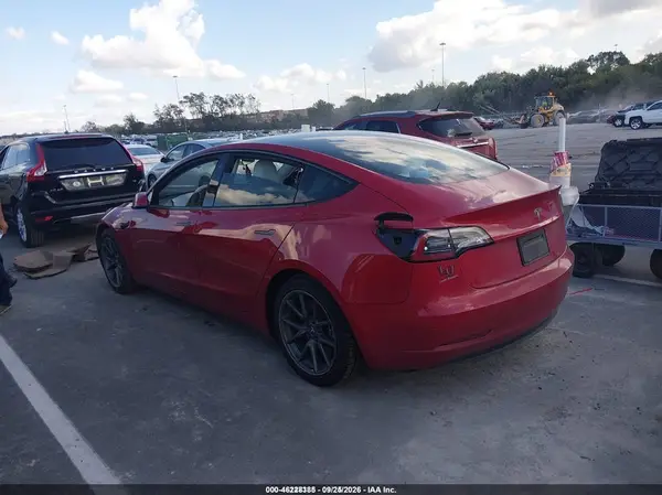5YJ3E1EAXMF978700 — 2021 Tesla Model 3, фото 3 с аукциона IAAI, REPOSSESSION