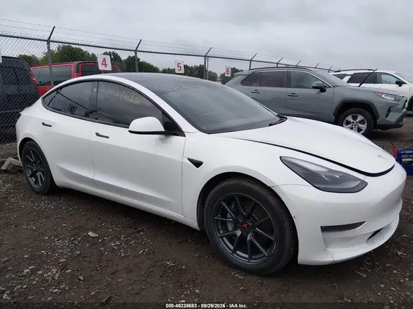 5YJ3E1EB0MF990430 — 2021 Tesla Model 3, Левый бок (Left Side), фото до ремонта
