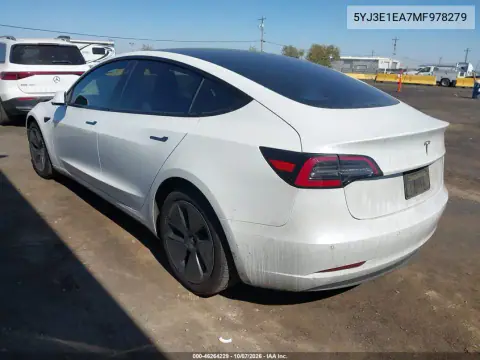 2021 Tesla Model 3 Standard Range Plus Rear-Wheel Drive VIN 5YJ3E1EA7MF978279 фото 3