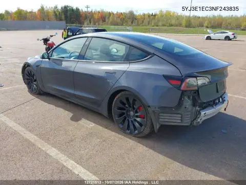 5YJ3E1EC3NF243835 — 2022 Tesla Model 3, фото 3 с аукциона IAAI 20.10.2026, Задняя часть