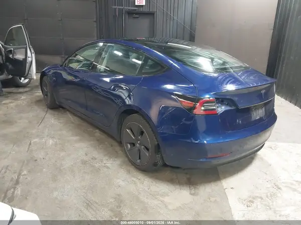 5YJ3E1EA4NF348737 — 2022 Tesla Model 3, фото 3 с аукциона IAAI 13.10.2026, Подтопление