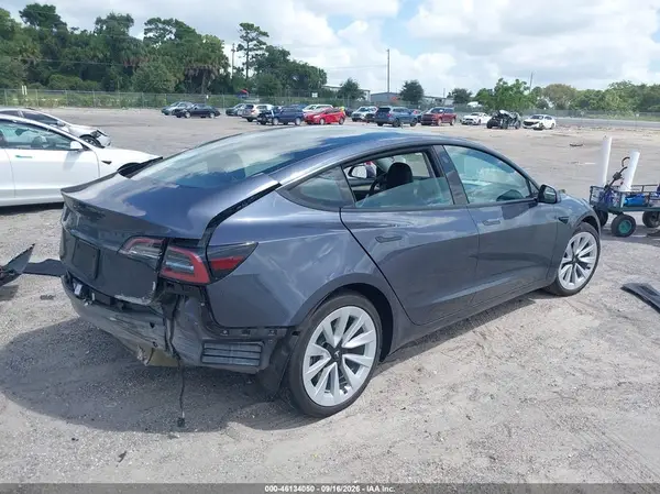 5YJ3E1EA7NF329311 — 2022 Tesla Model 3, фото 4 с аукциона IAAI 14.10.2026, Задняя часть