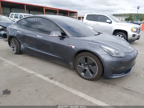 5YJ3E1EBXNF117267 — 2022 Tesla Model 3, Правый бок (Right Side), фото до ремонта