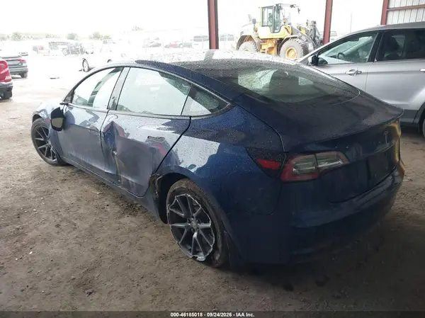 5YJ3E1EB0NF145403 — 2022 Tesla Model 3, фото 3 с аукциона IAAI, Левый бок
