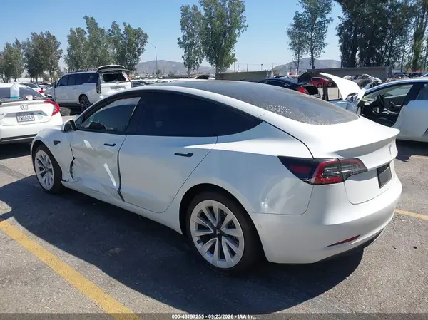 5YJ3E1EB8NF274716 — 2022 Tesla Model 3, фото 3 с аукциона IAAI, Левый бок