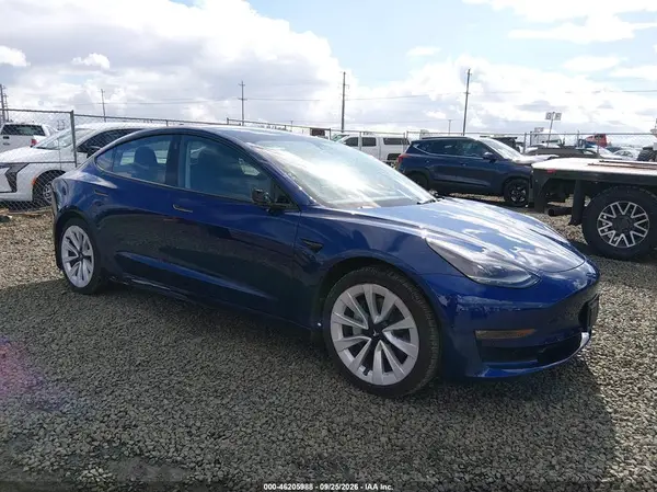 5YJ3E1EB4NF108905 — 2022 Tesla Model 3, Правый бок (Right Side), фото до ремонта