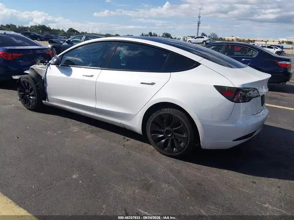 5YJ3E1EA8NF171982 — 2022 Tesla Model 3, фото 3 с аукциона IAAI 10.10.2026, Передняя часть