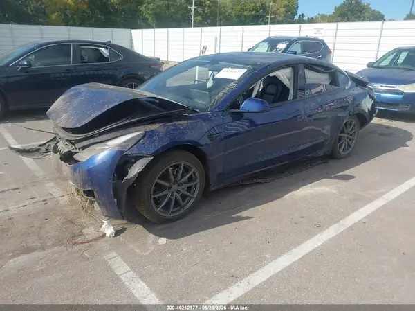 5YJ3E1EA5NF189355 — 2022 Tesla Model 3, фото 2 с аукциона IAAI, Повреждения со всех сторон