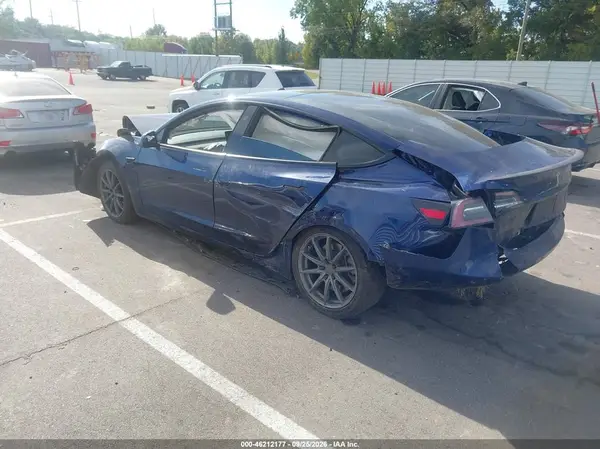 5YJ3E1EA5NF189355 — 2022 Tesla Model 3, фото 3 с аукциона IAAI, Повреждения со всех сторон