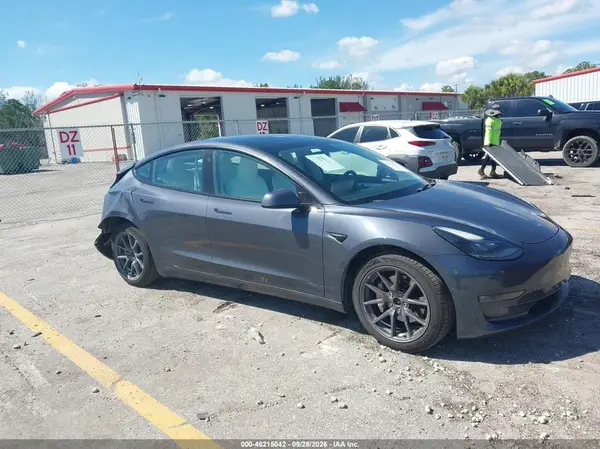 5YJ3E1EBXNF103448 — 2022 Tesla Model 3, Задняя часть (Rear), фото до ремонта
