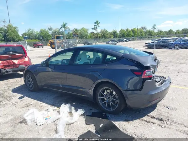 5YJ3E1EBXNF103448 — 2022 Tesla Model 3, фото 3 с аукциона IAAI, Задняя часть