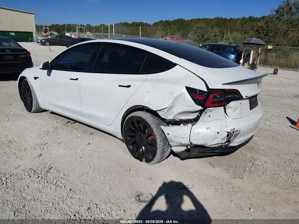 5YJ3E1EC3NF315293 — 2022 Tesla Model 3, фото 3 с аукциона IAAI, Задняя часть слева