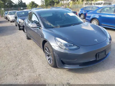 5YJ3E1EB8NF251386 — 2022 Tesla Model 3, Справа сзади, фото до ремонта
