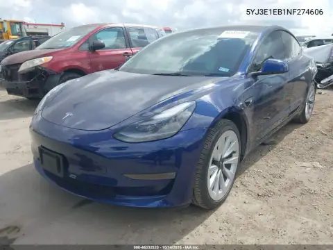5YJ3E1EB1NF274606 — 2022 Tesla Model 3, фото 2 с аукциона IAAI, Сзади слева
