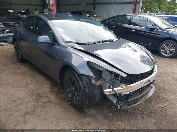 5YJ3E1EA0PF665918 — 2023 Tesla Model 3, Передняя часть (Front End), фото до ремонта