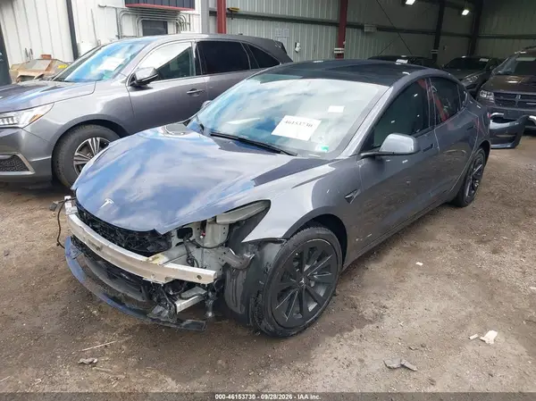5YJ3E1EA0PF665918 — 2023 Tesla Model 3, фото 2 с аукциона IAAI, Передняя часть